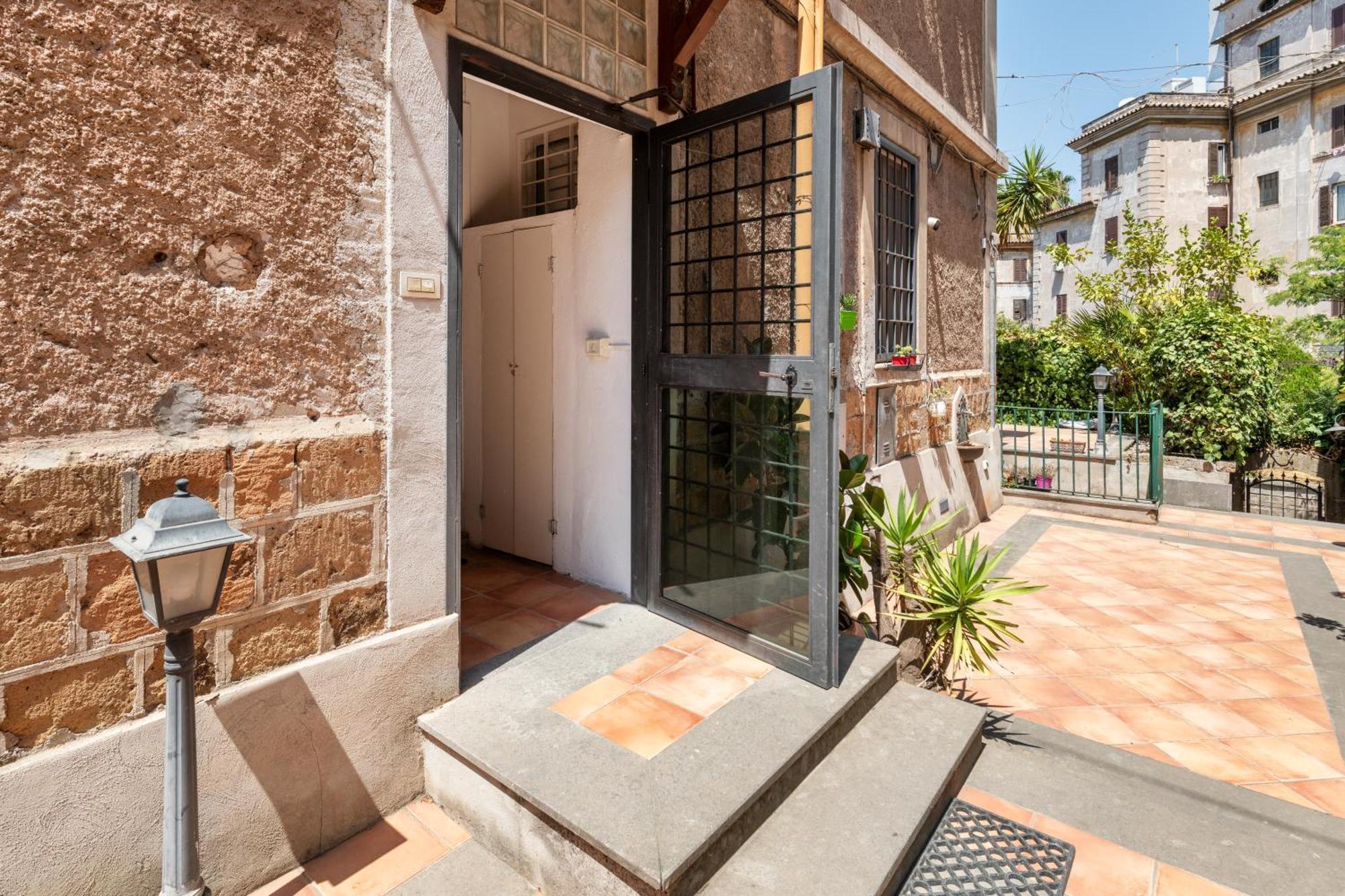 Luxury - Commodilla - Metro B Garbatella Rom